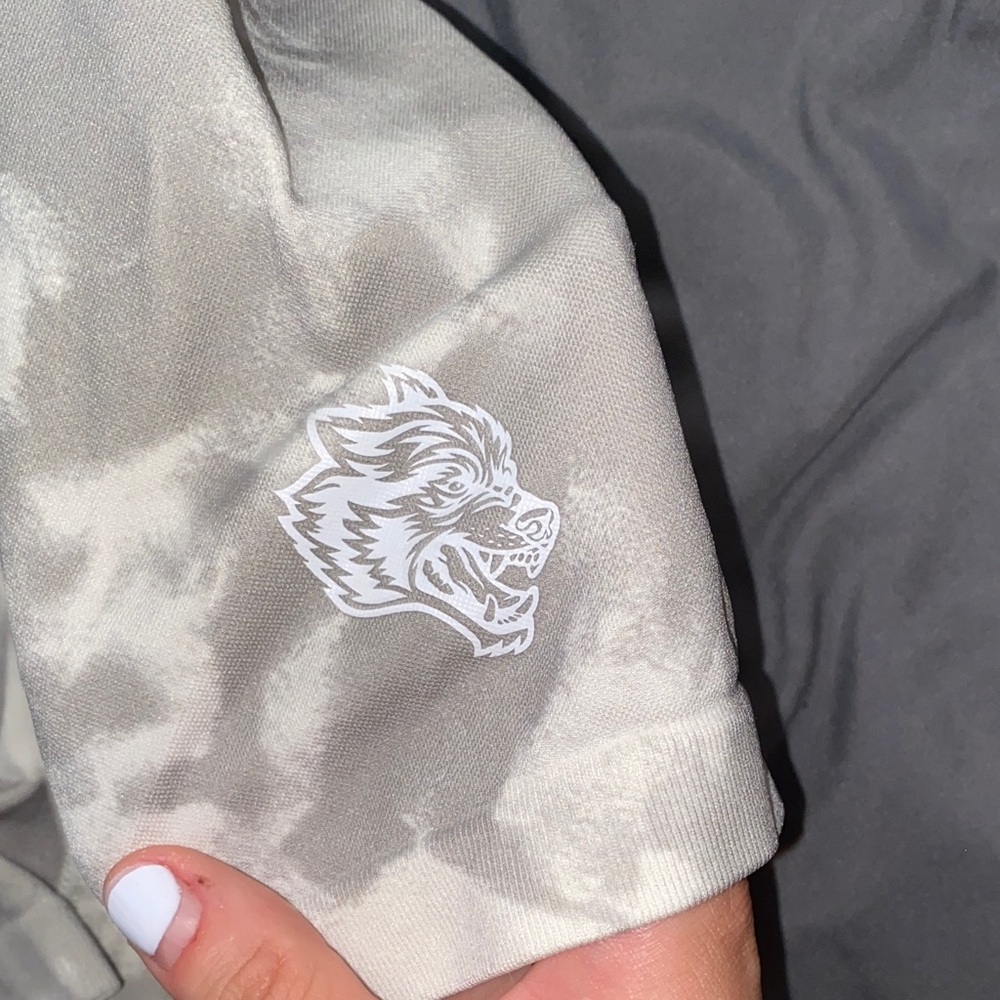Darc Sport Women's Athletic Shorts in Gray Tie-Dye - Picture 4 of 5